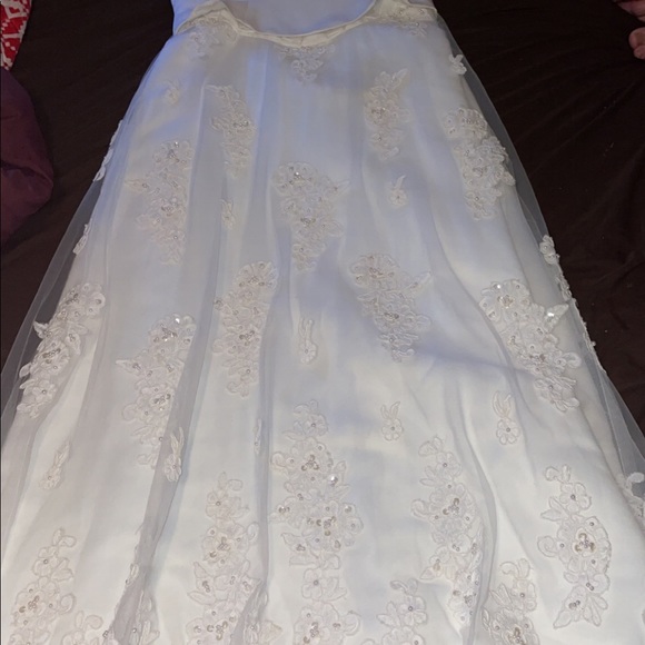 Wedding dress - Picture 3 of 3